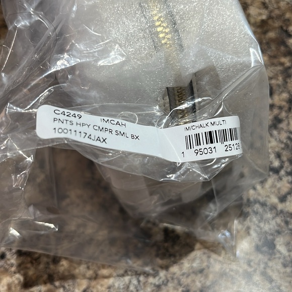 Coach X Peanuts Happy Camper Small Boxy Cosmetic Case With Woodstock - Picture 2 of 8